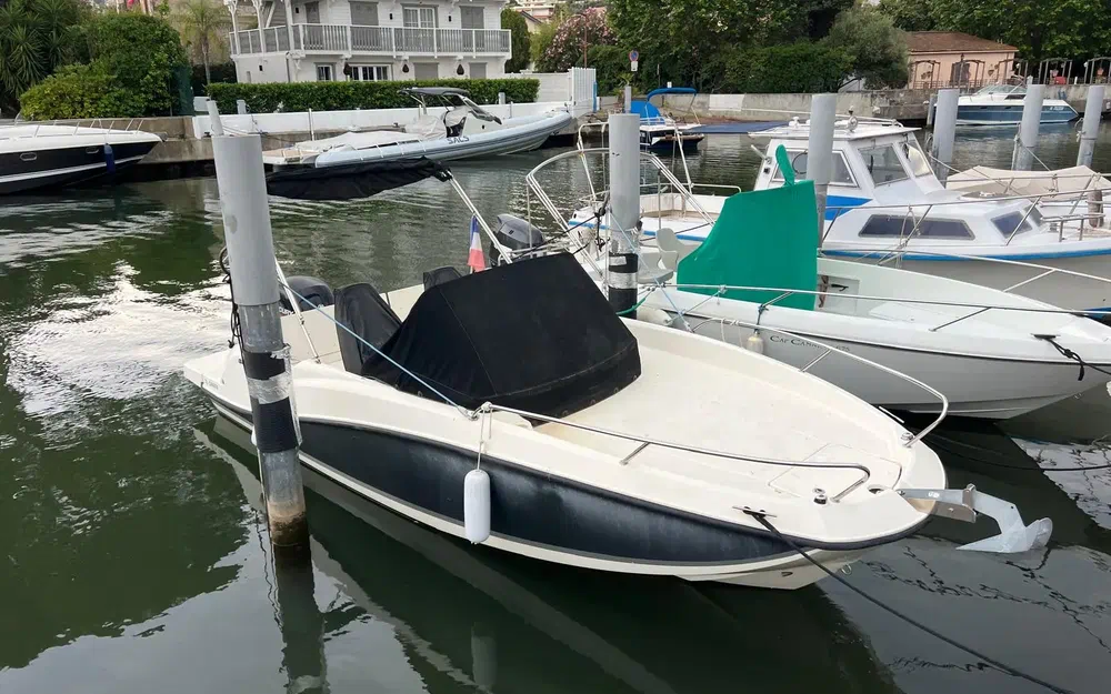 slider 2 Quicksilver 605 Sundeck