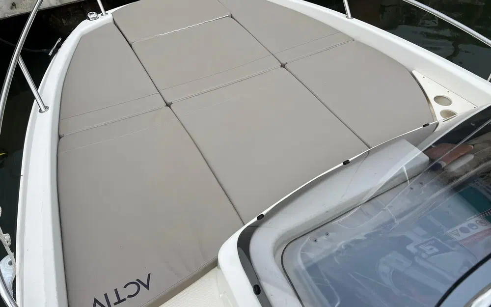slider 7 Quicksilver 605 Sundeck