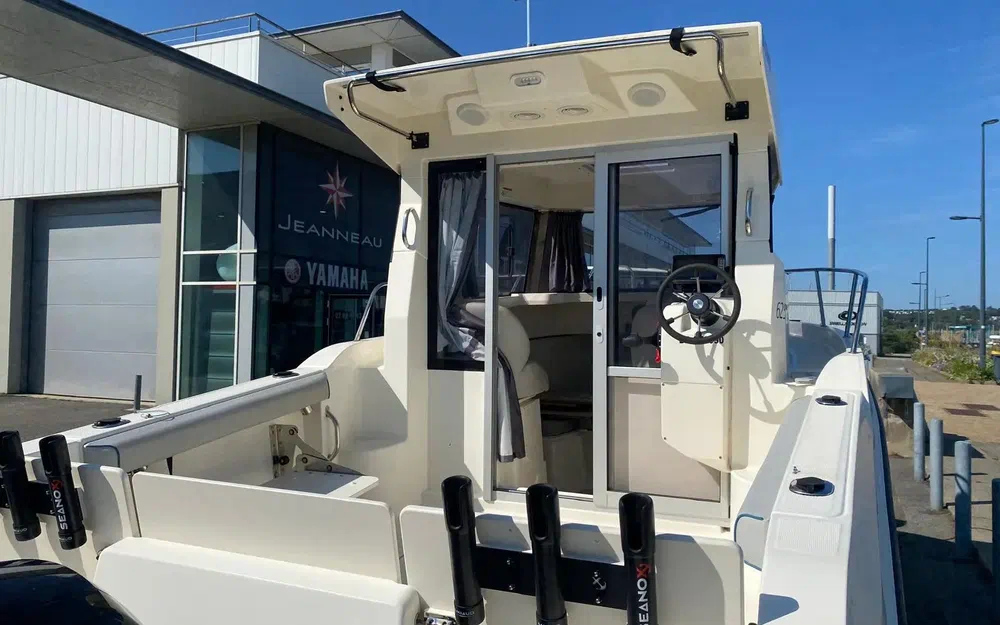 slider 9 Quicksilver 625 pilothouse