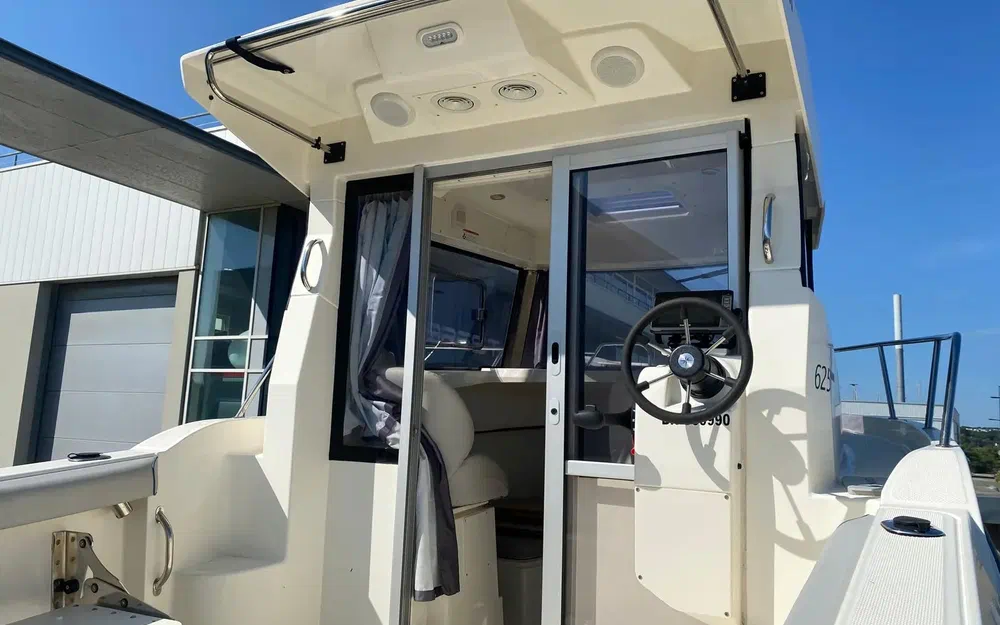 slider 10 Quicksilver 625 pilothouse
