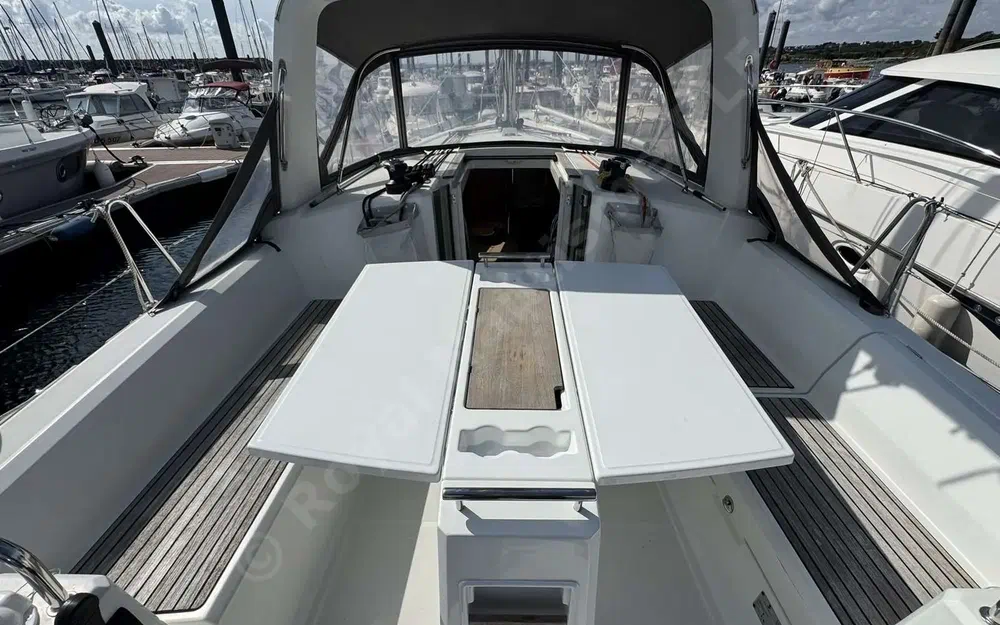 slider 9 Beneteau Oceanis 38