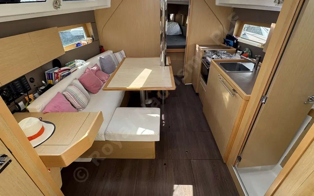 slider 10 Beneteau Oceanis 38