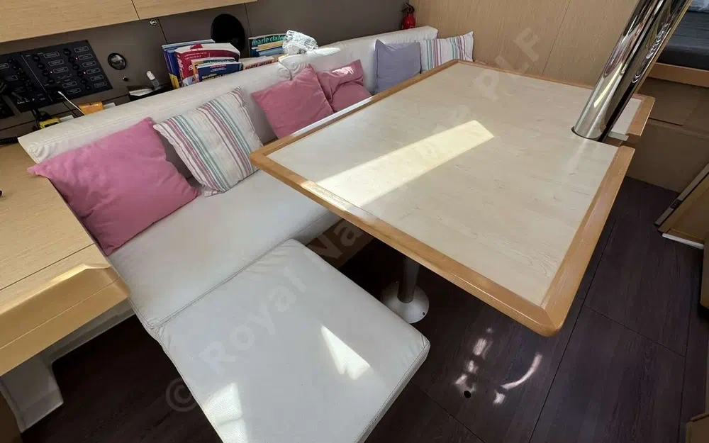 slider 18 Beneteau Oceanis 38