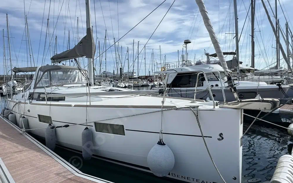 slider 2 Beneteau Oceanis 38