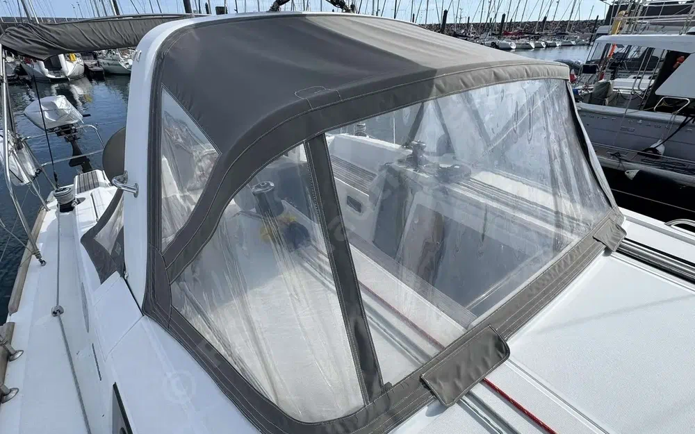 slider 5 Beneteau Oceanis 38