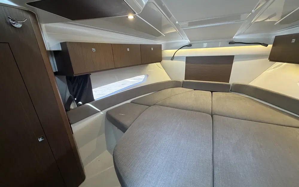 slider 11 Beneteau Antares 9 OB