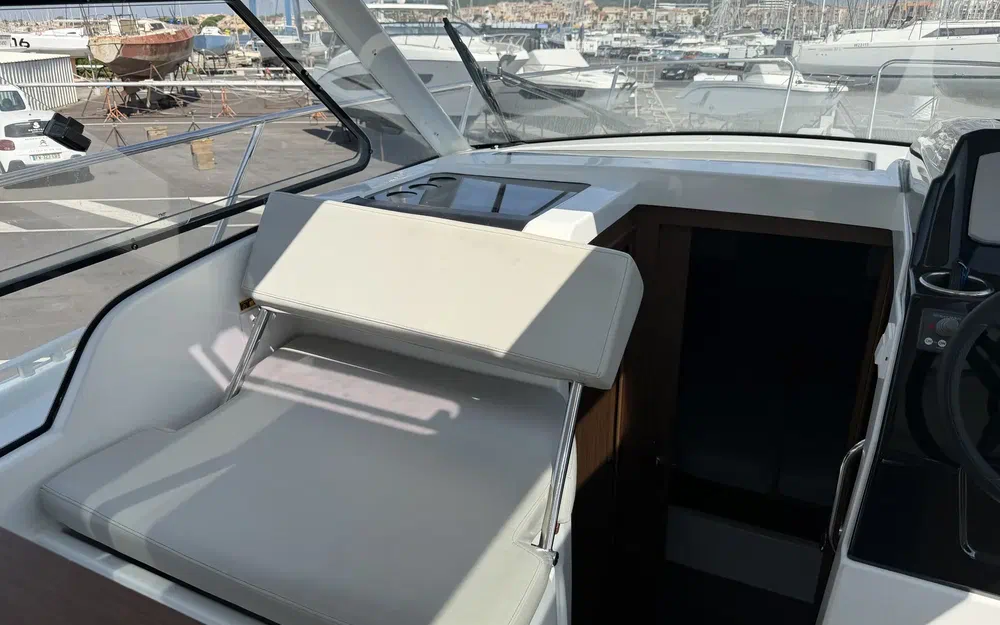 slider 8 Beneteau Antares 9 OB