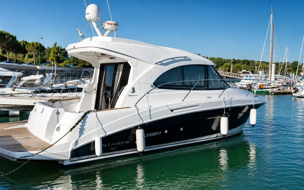 slider 0 Beneteau Antares 30