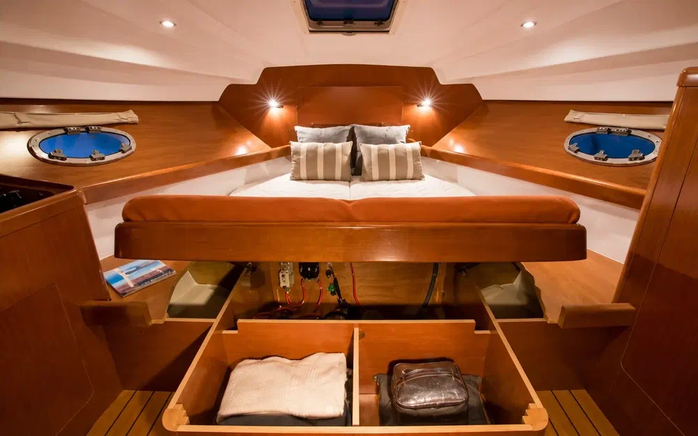 slider 4 Beneteau Antares 30