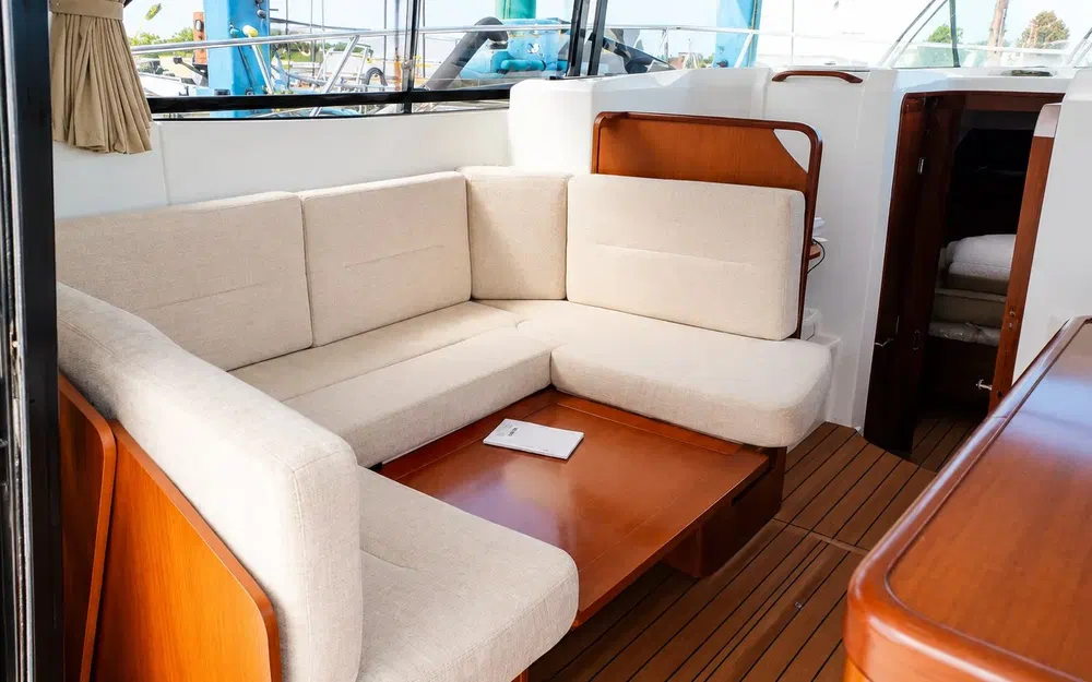 slider 6 Beneteau Antares 30