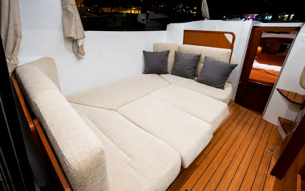 slider 8 Beneteau Antares 30