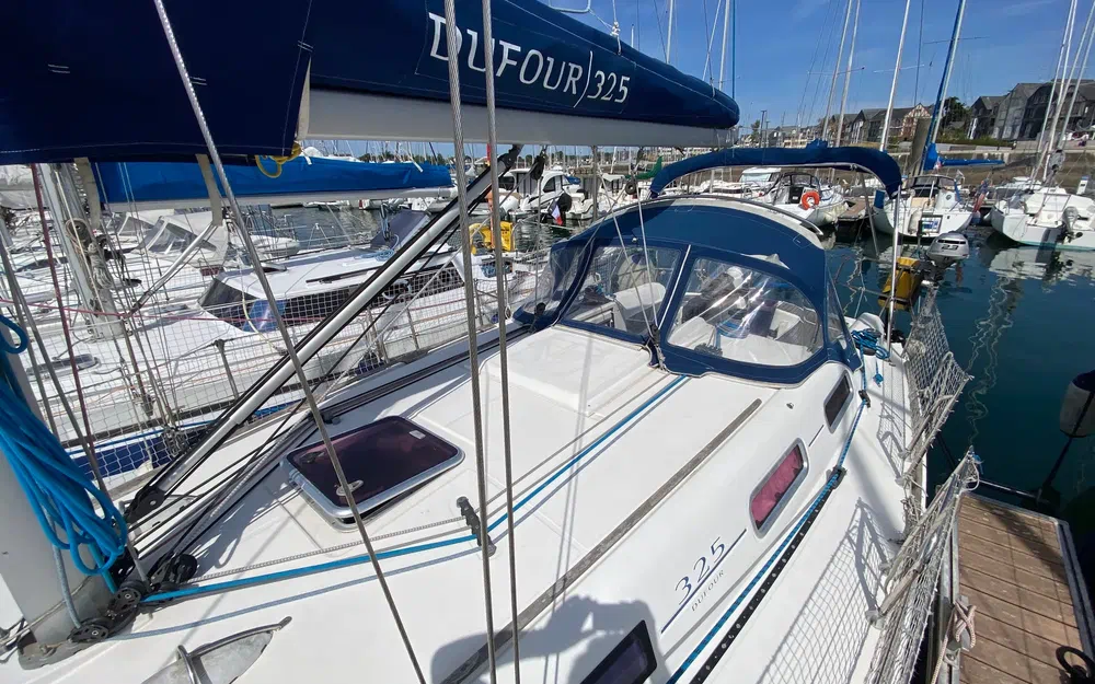 slider 3 Dufour 325