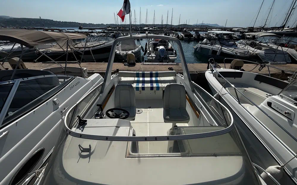 slider 6 Jeanneau Leader 735