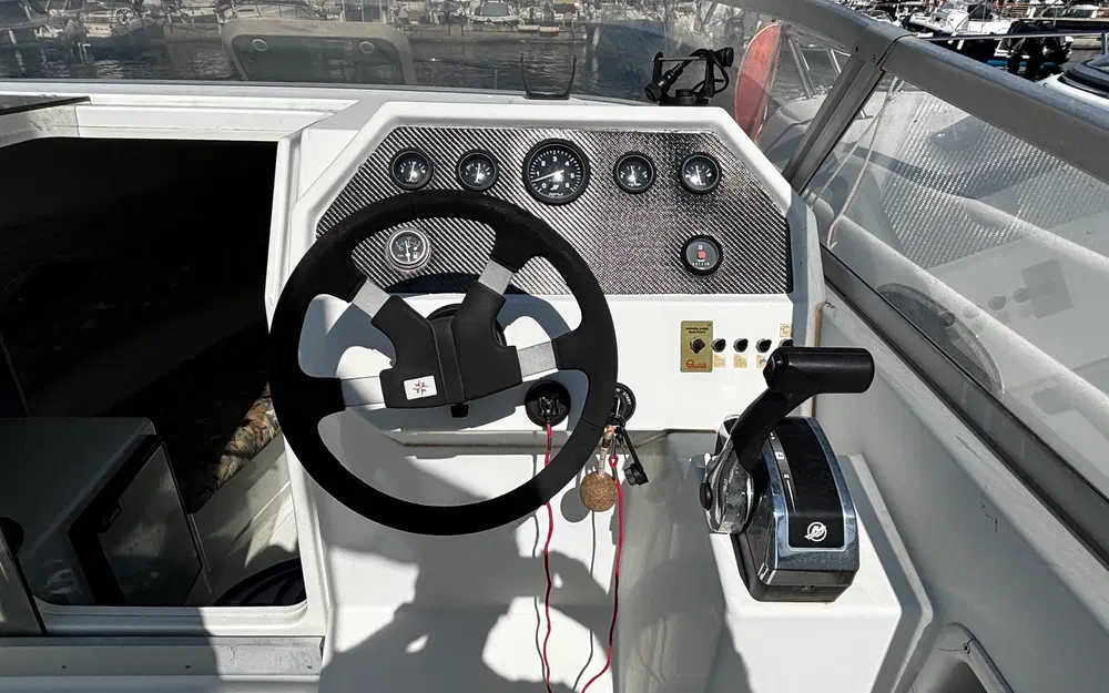slider 10 Jeanneau Leader 735