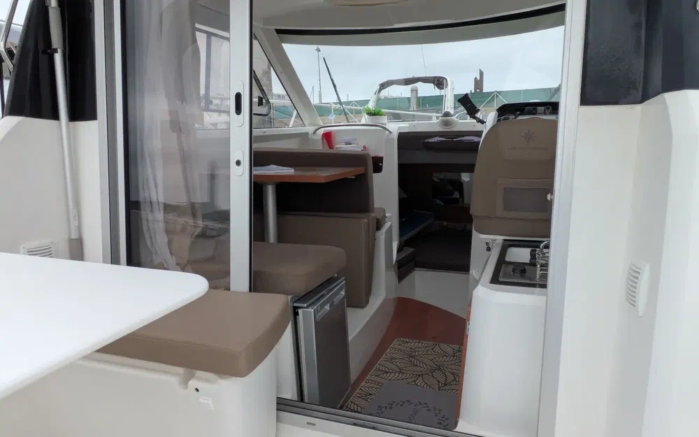 slider 8 Jeanneau Merry Fisher 755