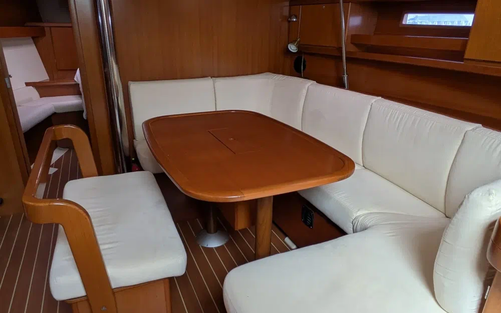 slider 8 Dufour 385 Grand Large