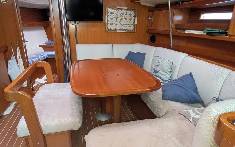 slider 2 Dufour 385 Grand Large