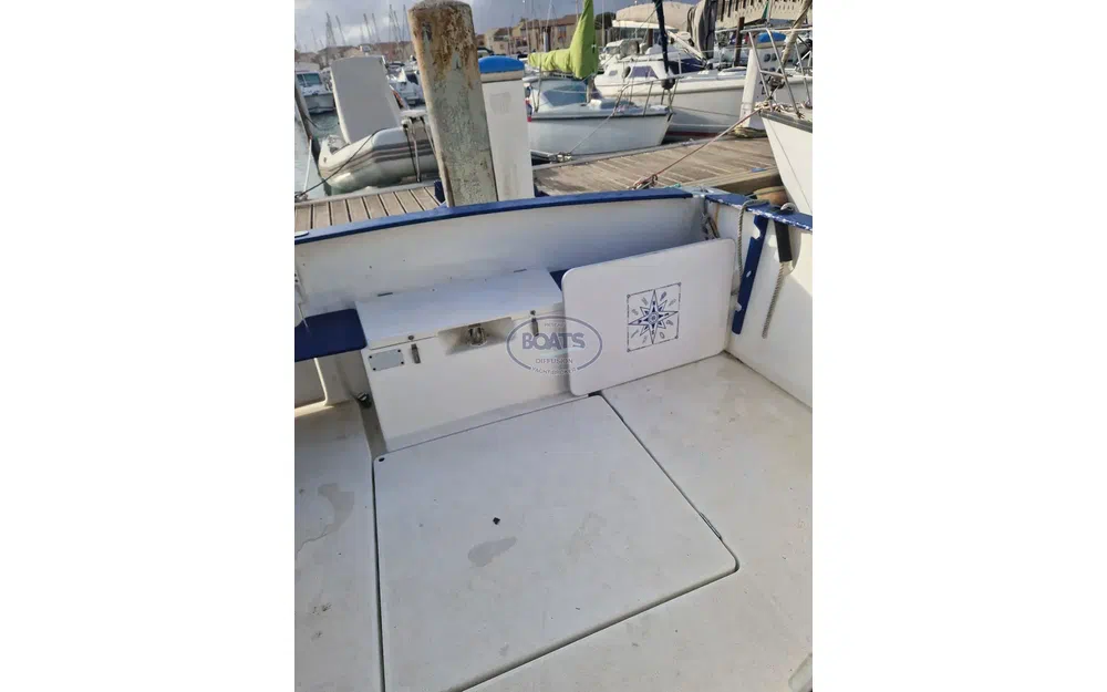 slider 2 Beneteau Antares Serie 8