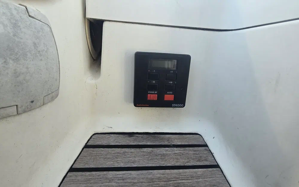 slider 5 Jeanneau Sun Odyssey 33