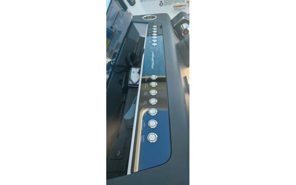slider 24 Axopar 37 SC