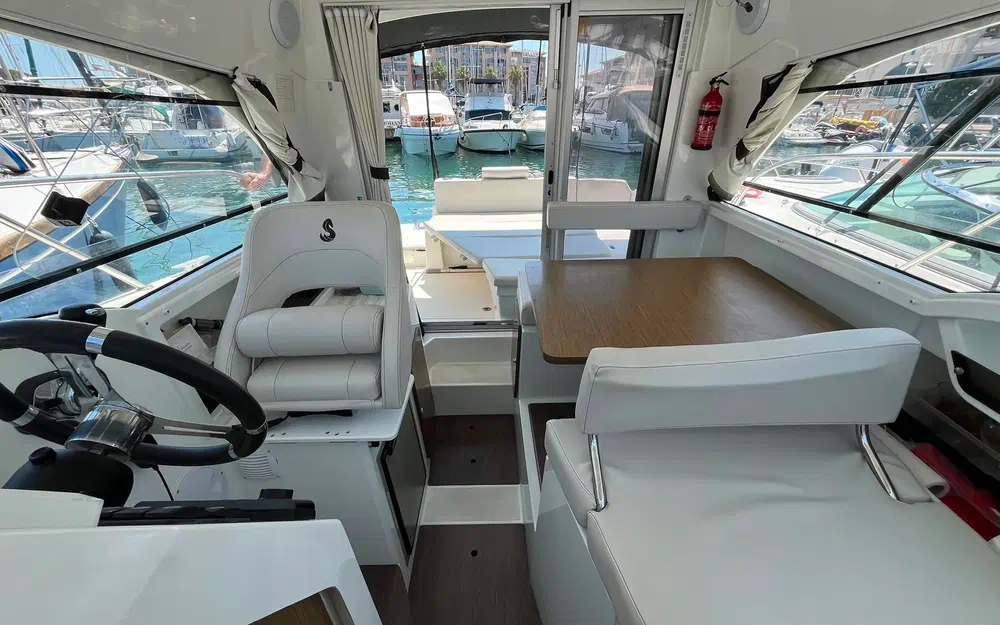 slider 14 Beneteau Antares 8 OB