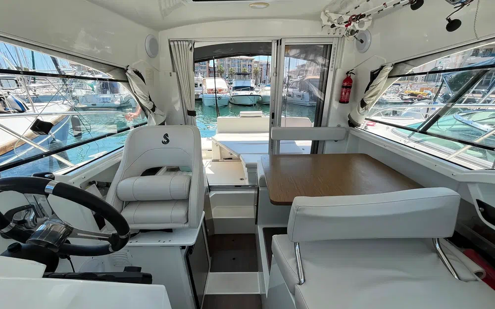 slider 8 Beneteau Antares 8 OB