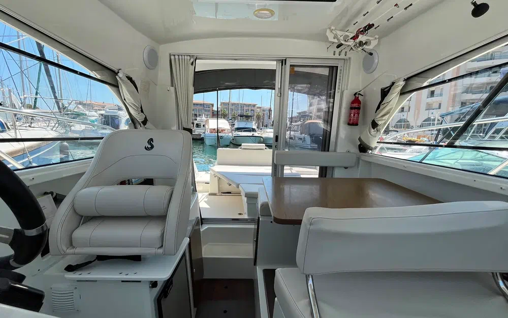 slider 16 Beneteau Antares 8 OB