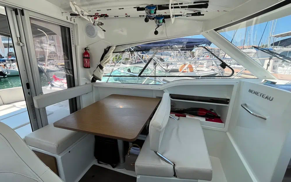 slider 18 Beneteau Antares 8 OB