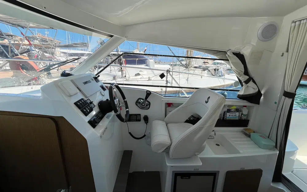 slider 19 Beneteau Antares 8 OB