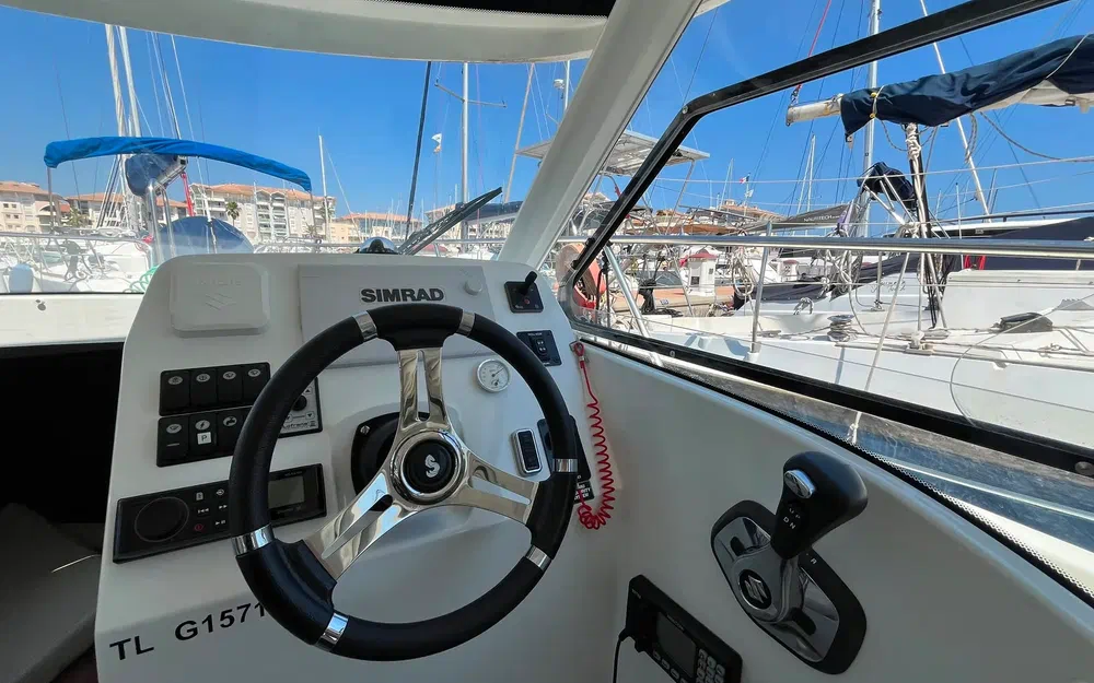 slider 22 Beneteau Antares 8 OB