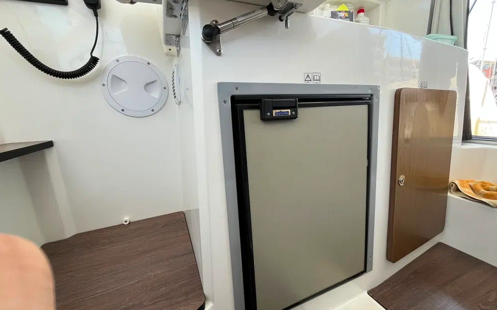 slider 26 Beneteau Antares 8 OB