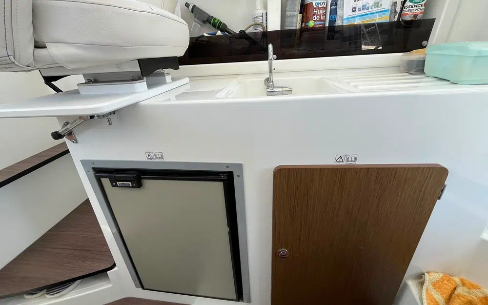 slider 27 Beneteau Antares 8 OB