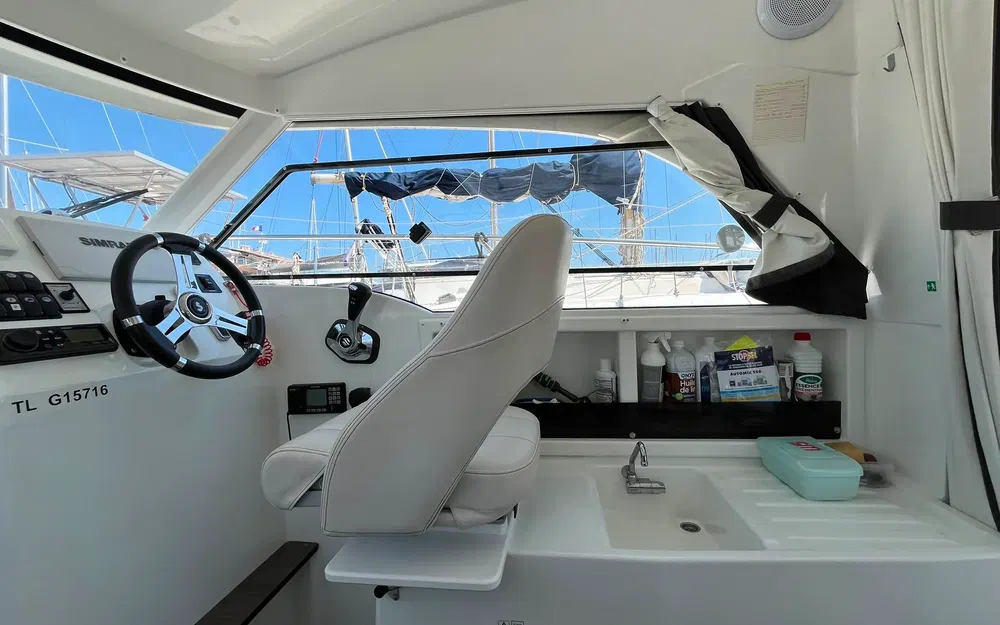 slider 23 Beneteau Antares 8 OB