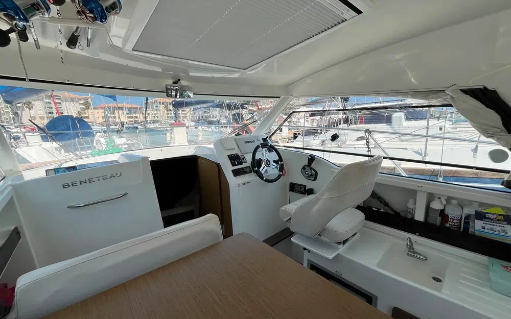 slider 24 Beneteau Antares 8 OB