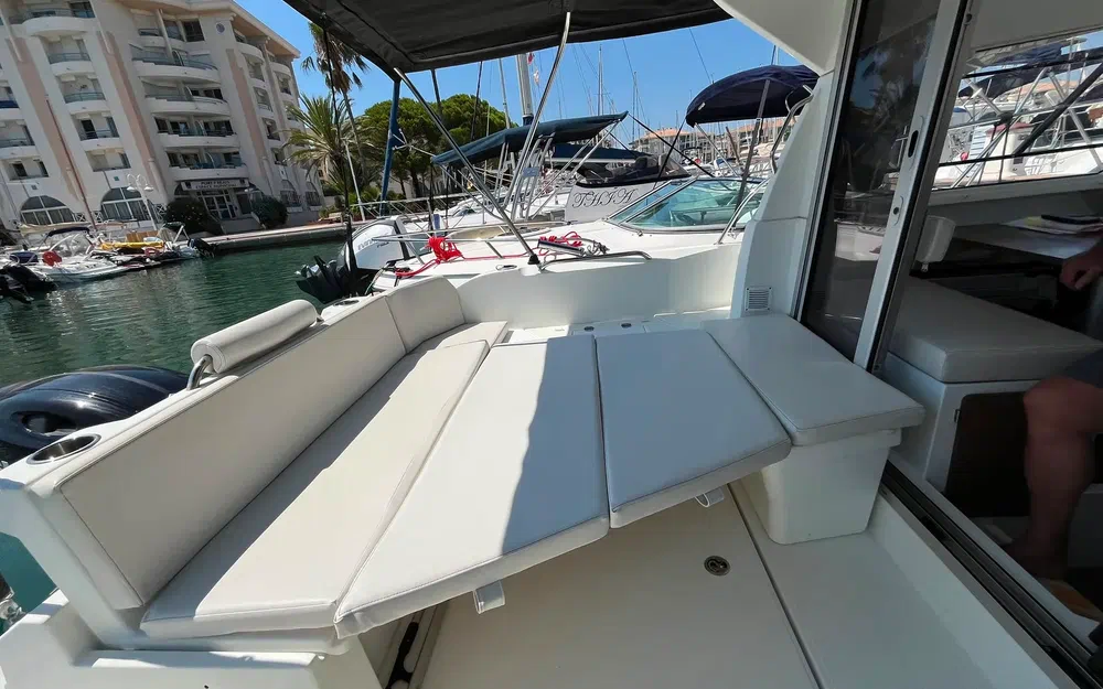 slider 37 Beneteau Antares 8 OB