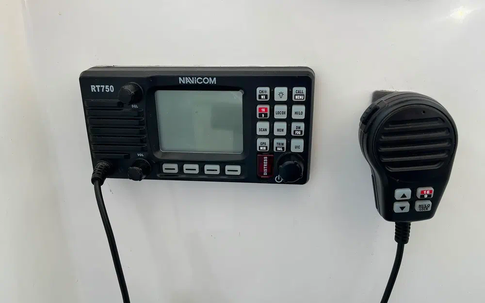 slider 6 Beneteau Antares 8 OB