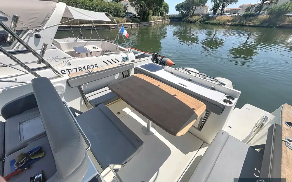 slider 9 Beneteau Flyer 8.8 SUNdeck