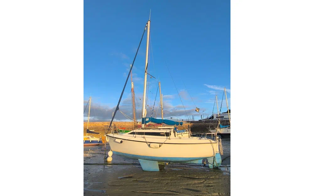 slider 0 Beneteau California 660 biquilles
