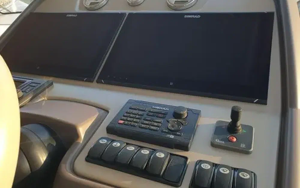 slider 17 Beneteau Monte Carlo 5 S