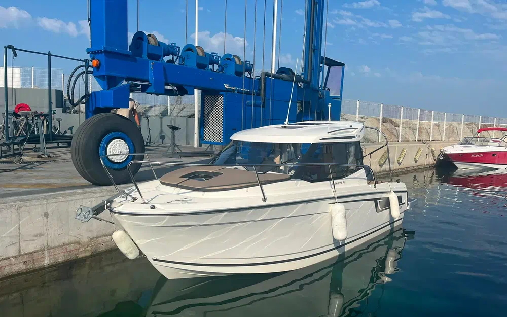 slider 1 Jeanneau Merry Fisher 695