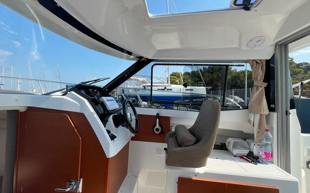 slider 18 Jeanneau Merry Fisher 695