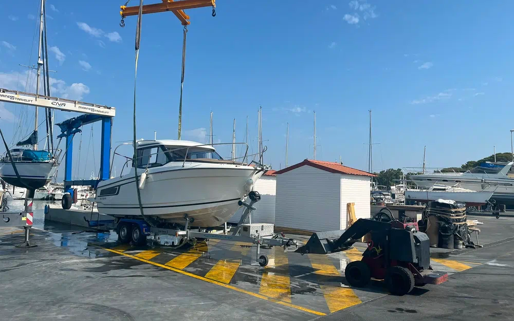 slider 3 Jeanneau Merry Fisher 695