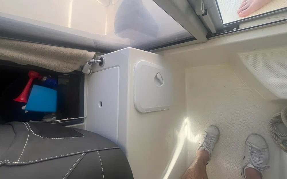 slider 9 Parker 660 Pilothouse