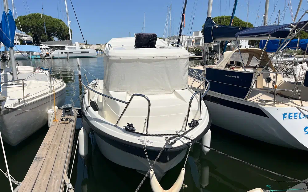 slider 10 Parker 660 Pilothouse