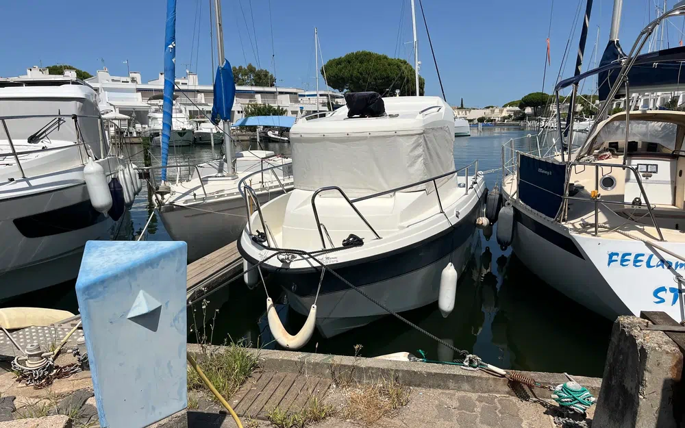 slider 12 Parker 660 Pilothouse