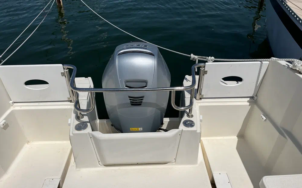 slider 2 Parker 660 Pilothouse