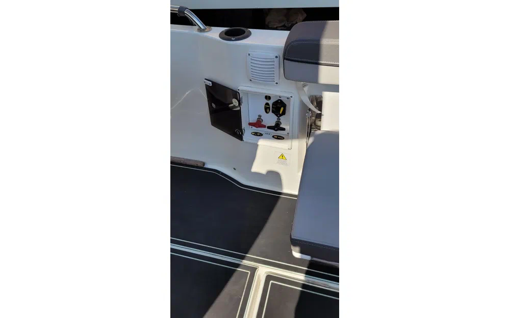 slider 23 Jeanneau Cap Camarat 7.5 CC Serie 3