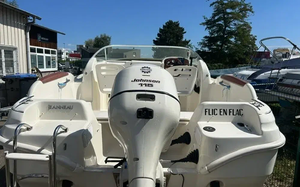slider 1 Jeanneau Leader 545