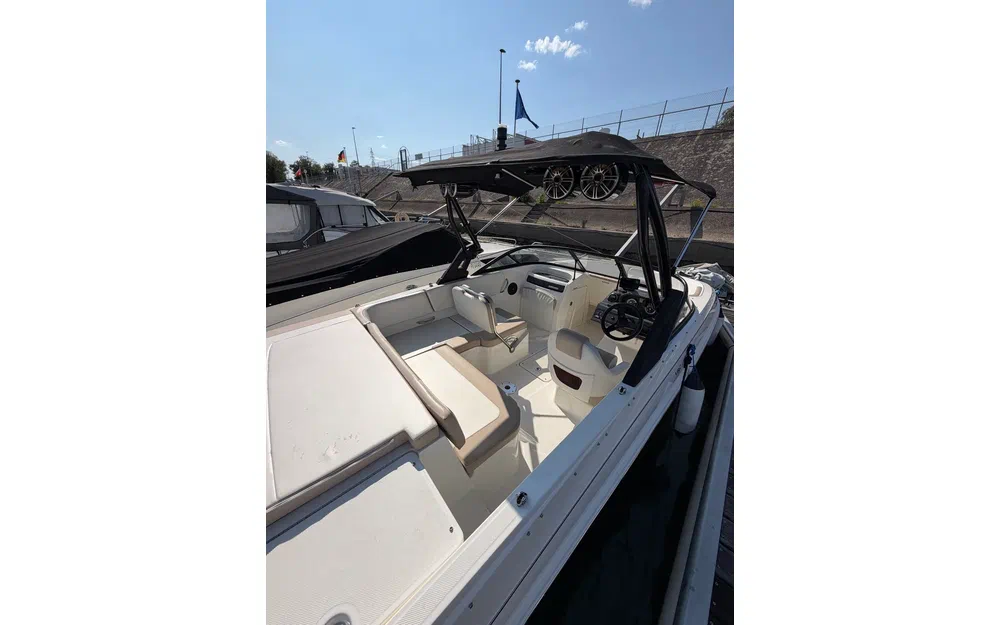 slider 2 Bayliner VR5 BOWRIDER OB