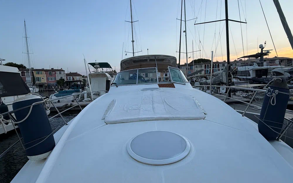 slider 19 Cruisers Yachts 440 Express